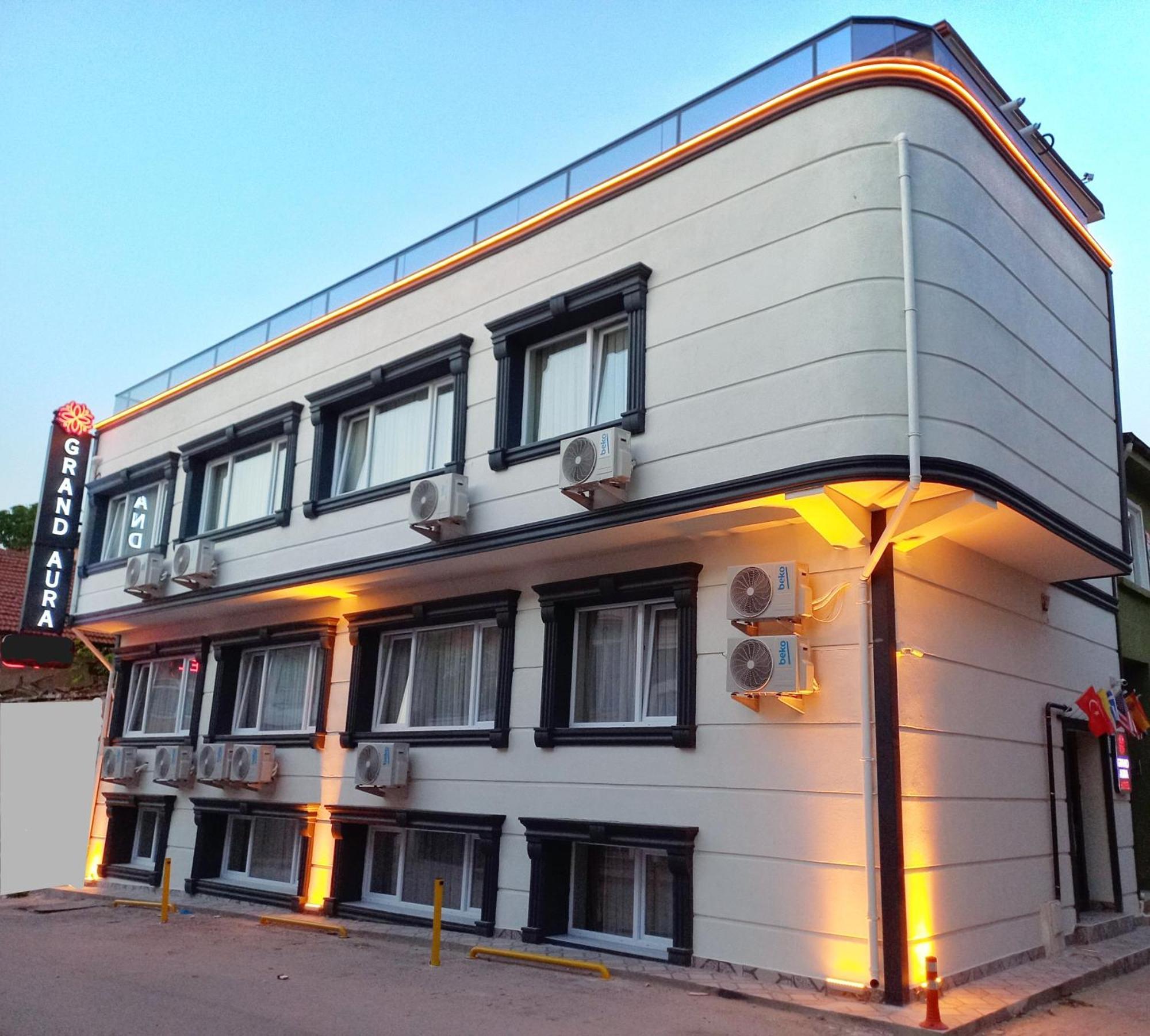 Grandaura Hotel