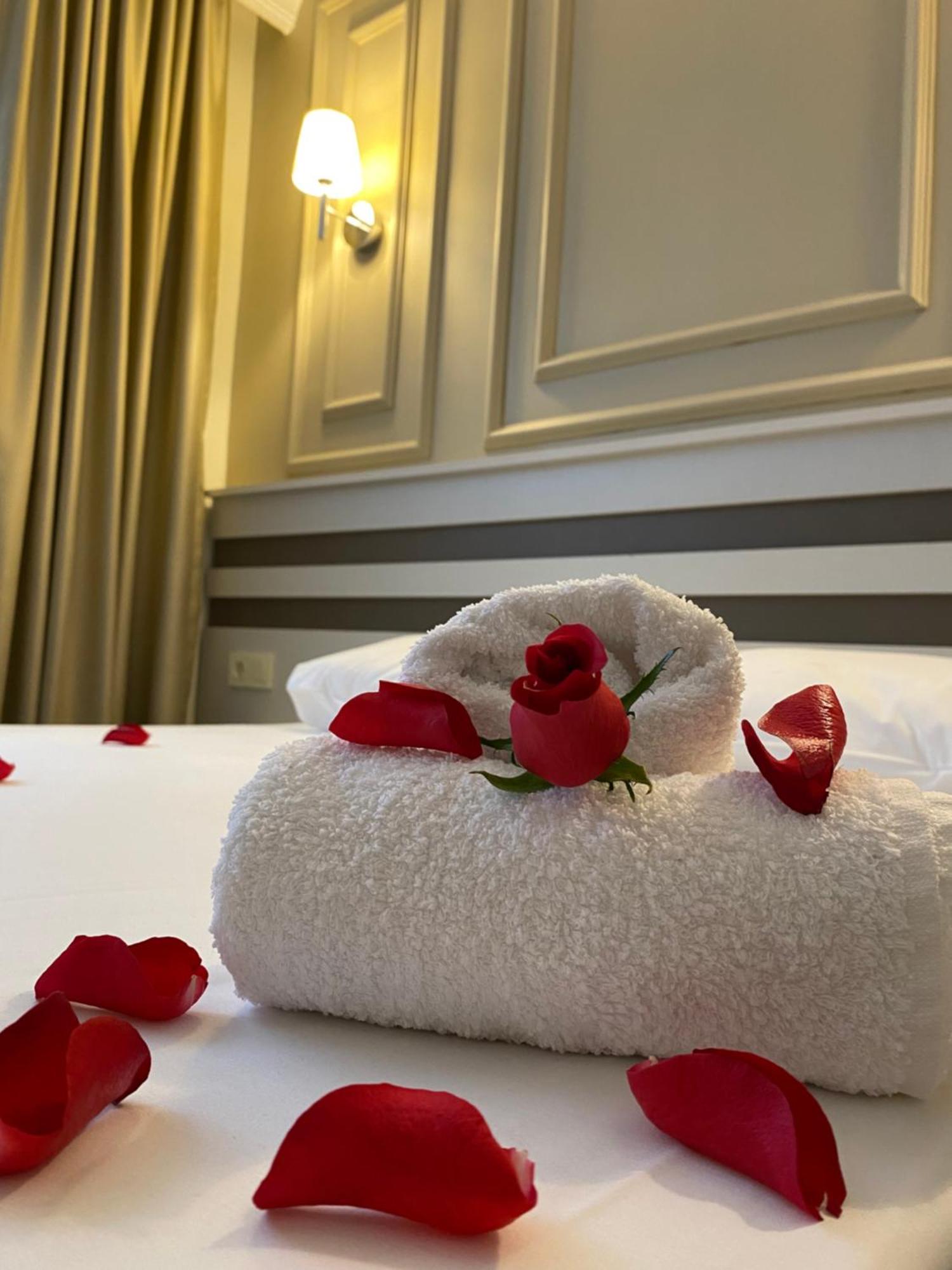 Grandaura Hotel