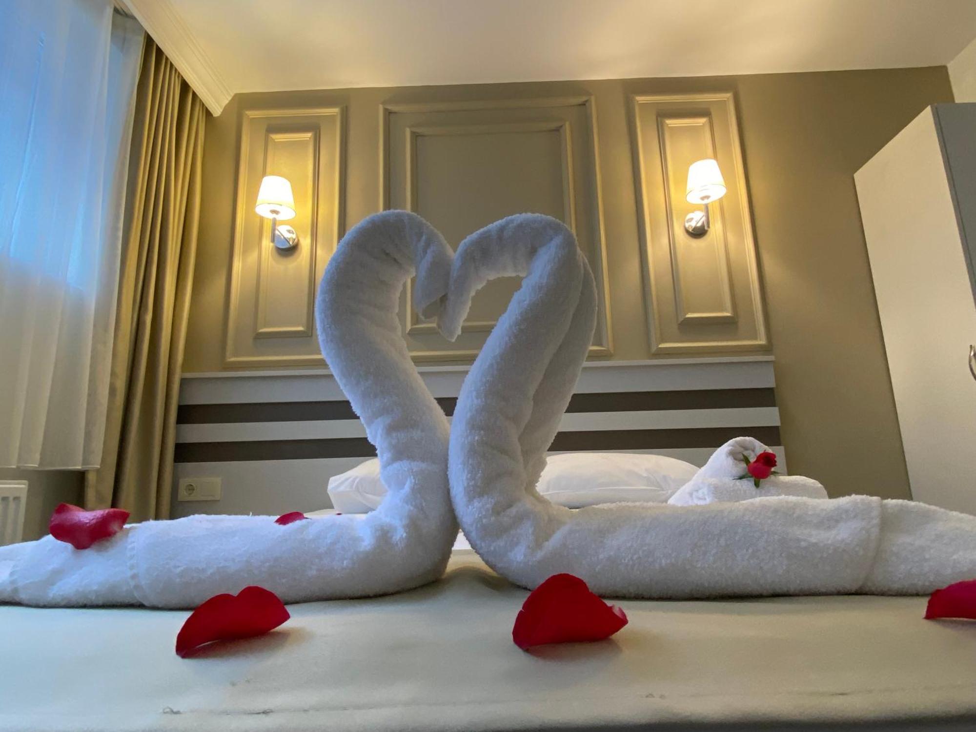 Grandaura Hotel *