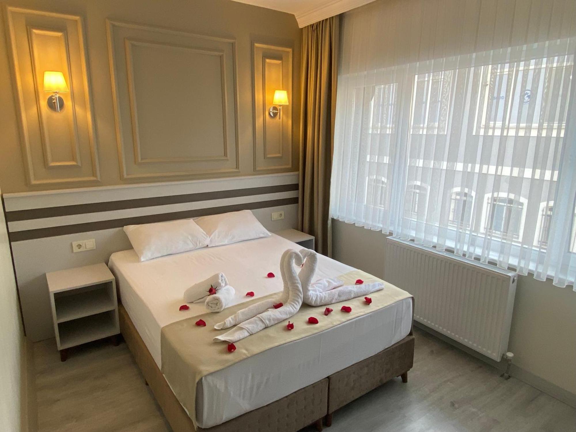 Grandaura Hotel